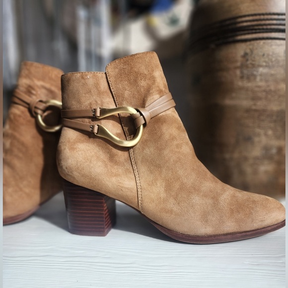 Isola Tan Suede Ankle Boots- size 11- no scuffs - like new! - Picture 4 of 9